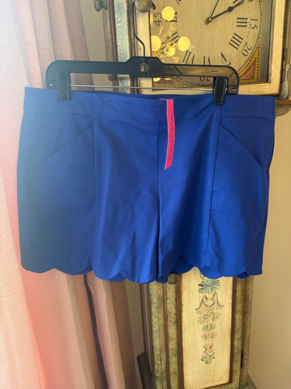 Women’s Scallop Hem Shorts in Royal Blue